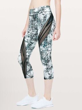 Lululemon Never Still Crop 21” In Size 6